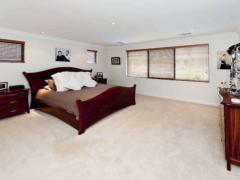 11 Pebble Bush Drive, Canning Vale WA 6155