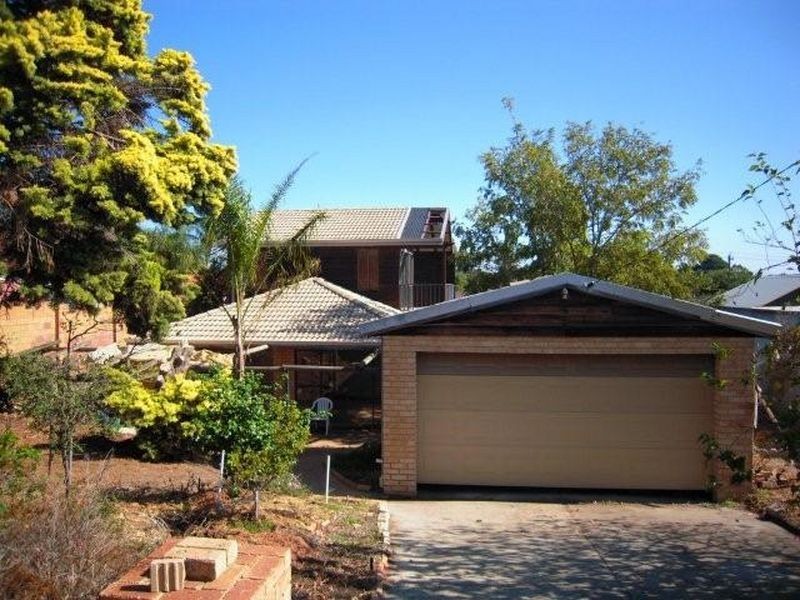 11 Glenrowan Place, Willetton WA 6155