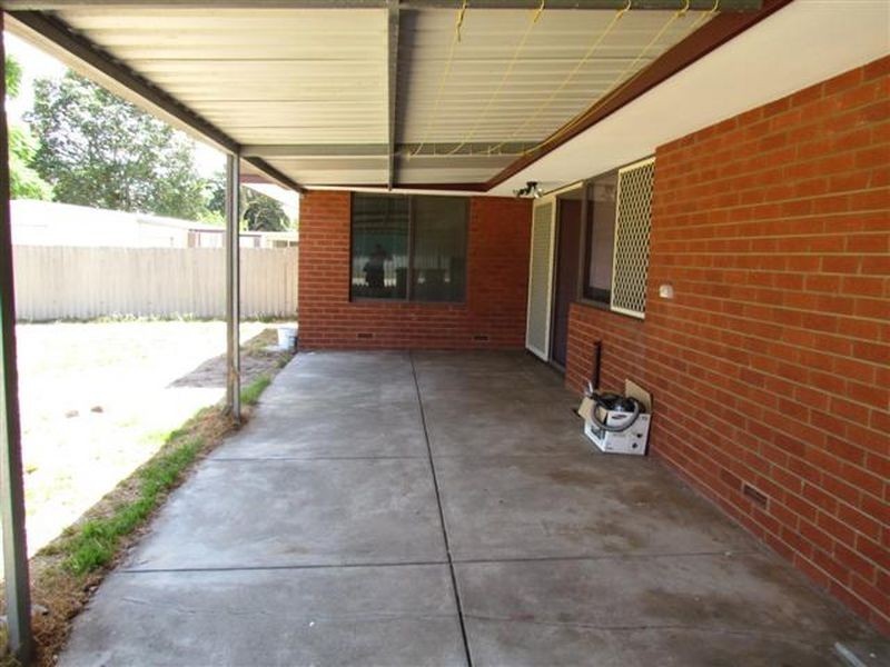 8 Azara Place, Parkwood WA 6147