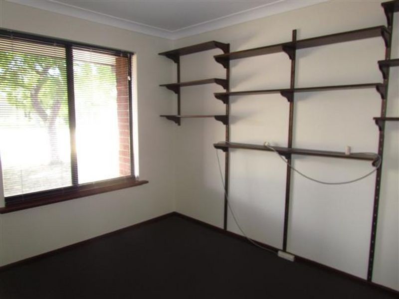 8 Azara Place, Parkwood WA 6147