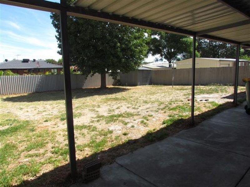 8 Azara Place, Parkwood WA 6147