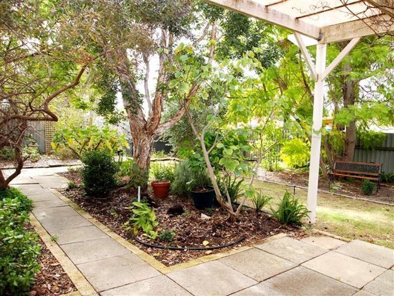 15 Manxton Way, Lynwood WA 6147