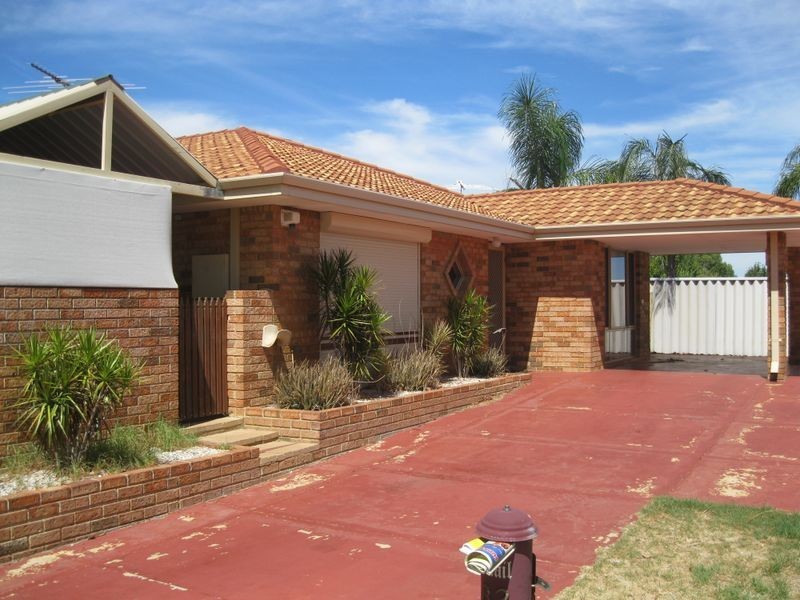 33 Reveley Way, Seville Grove WA 6112