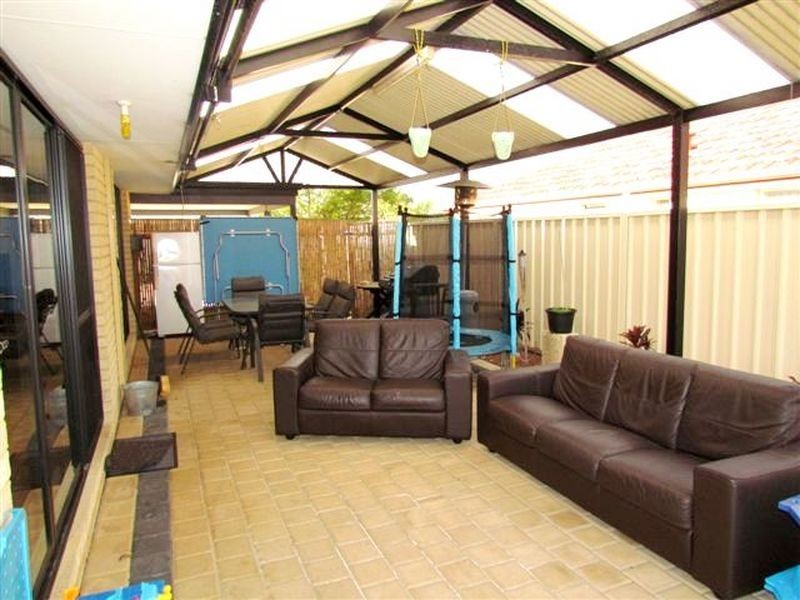 11 Eyebright Court, Huntingdale WA 6110