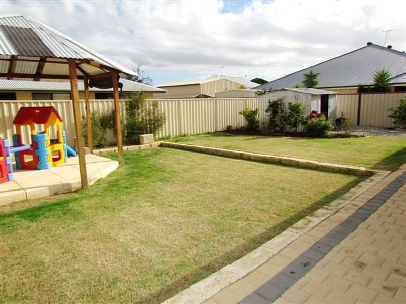 11 Eyebright Court, Huntingdale WA 6110