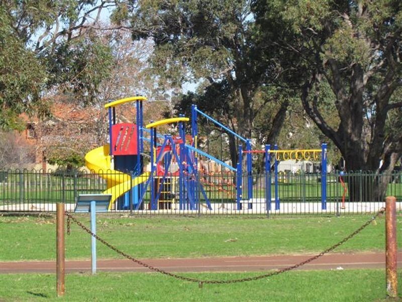 6 Cunningham Street, Applecross WA 6153