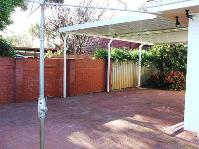 5 Tudor Avenue, Shelley WA 6148