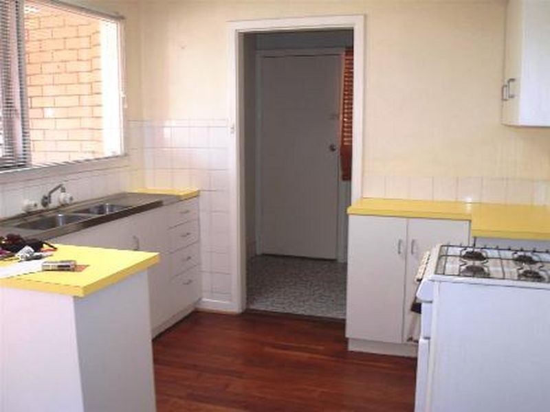 5 Lee Way, Thornlie WA 6108