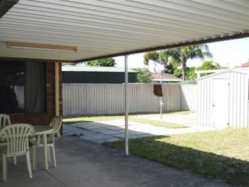 2 Zelkova Way, Parkwood WA 6147