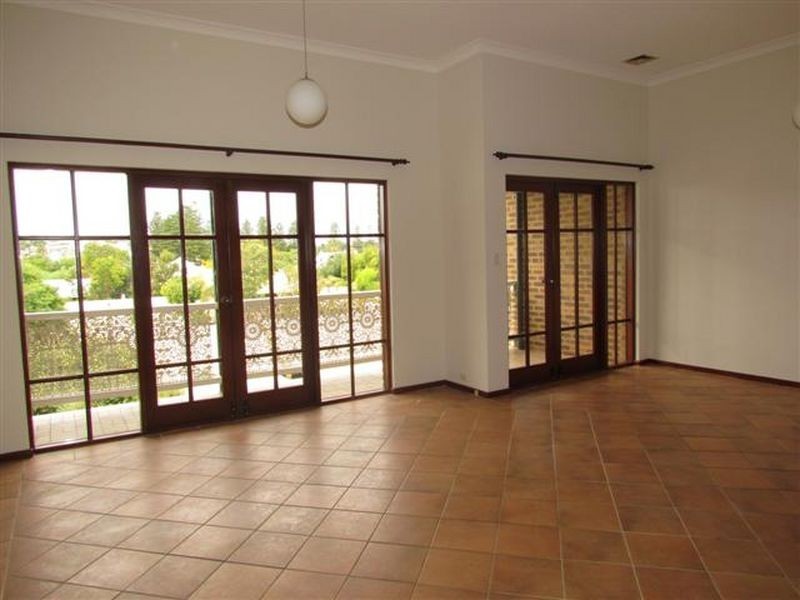 1/43 Harvest Road, North Fremantle WA 6159