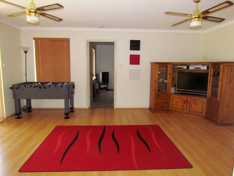 10 Kingsford Drive, Willetton WA 6155