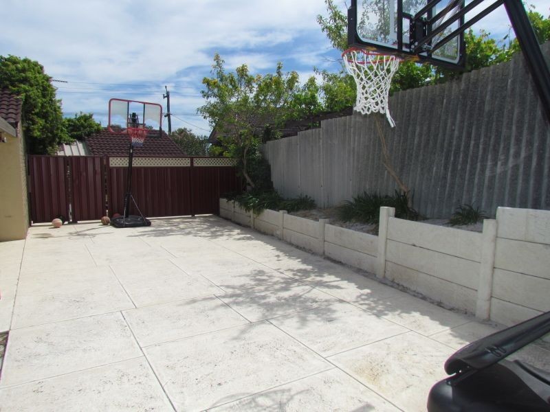 10 Kingsford Drive, Willetton WA 6155