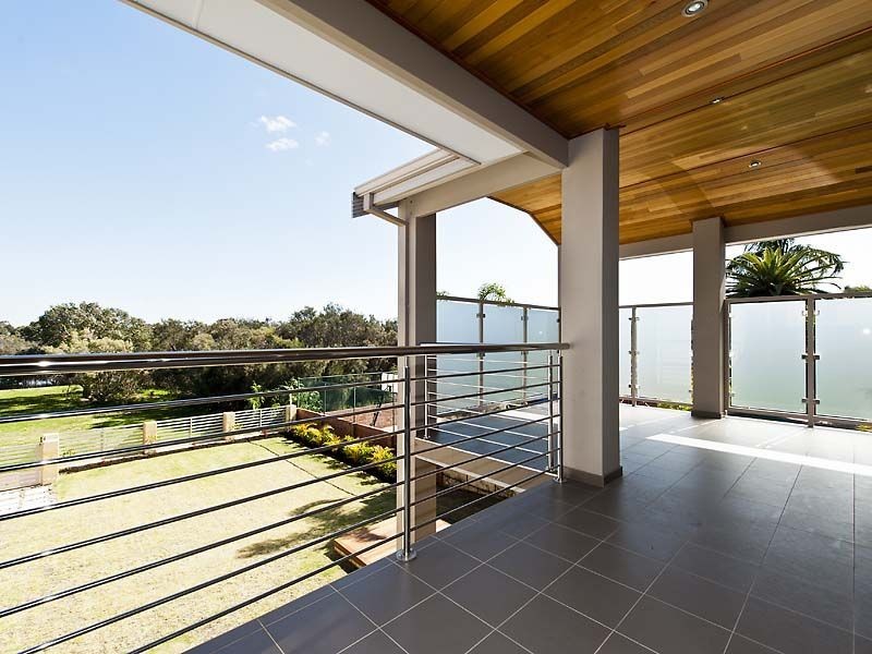 2/9 Surrey Road, Wilson WA 6107