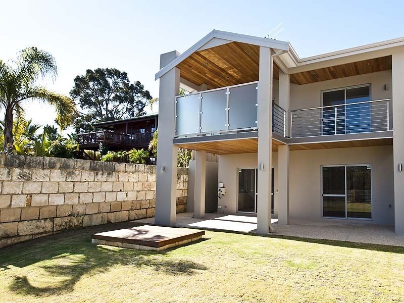 2/9 Surrey Road, Wilson WA 6107