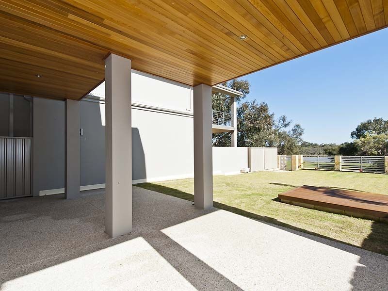 2/9 Surrey Road, Wilson WA 6107
