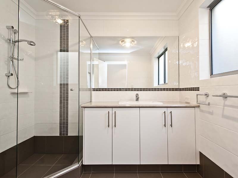 2/9 Surrey Road, Wilson WA 6107