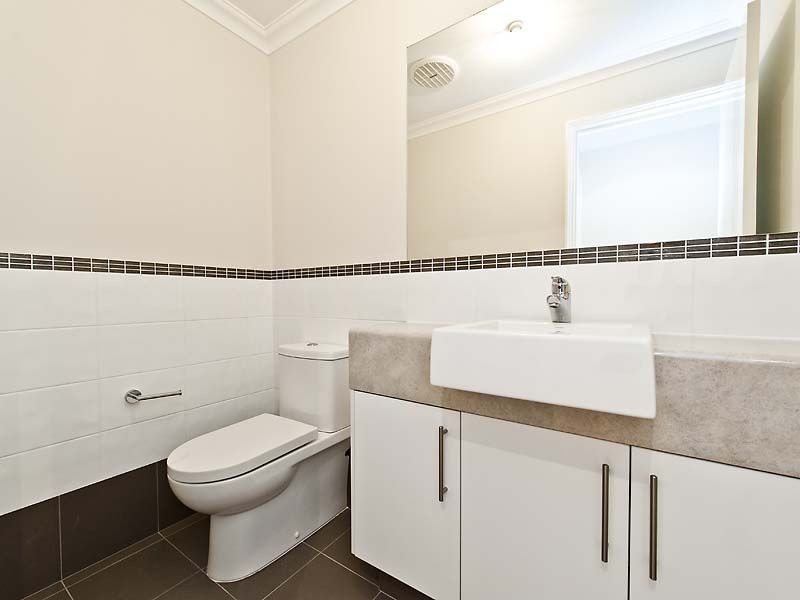 2/9 Surrey Road, Wilson WA 6107