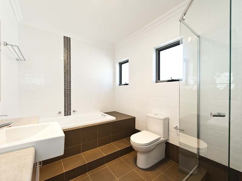 2/9 Surrey Road, Wilson WA 6107