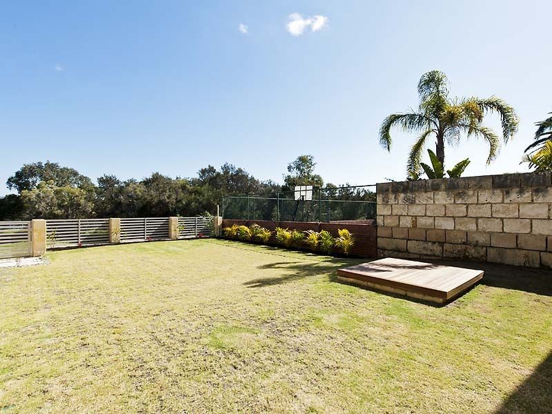 2/9 Surrey Road, Wilson WA 6107