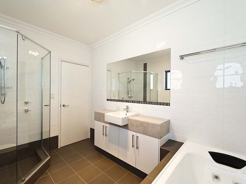 2/9 Surrey Road, Wilson WA 6107