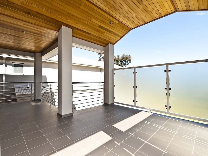 2/9 Surrey Road, Wilson WA 6107