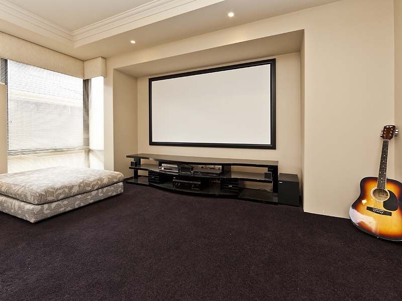 5 Dunbar Way, Canning Vale WA 6155