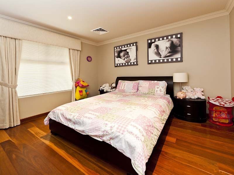 5 Dunbar Way, Canning Vale WA 6155