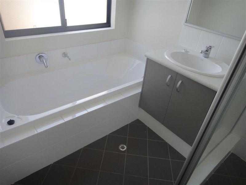 4/16-21 Third Avenue, Kelmscott WA 6111