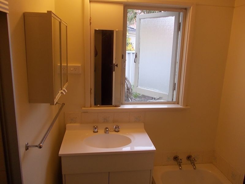 77 Henley  Street, Como WA 6152