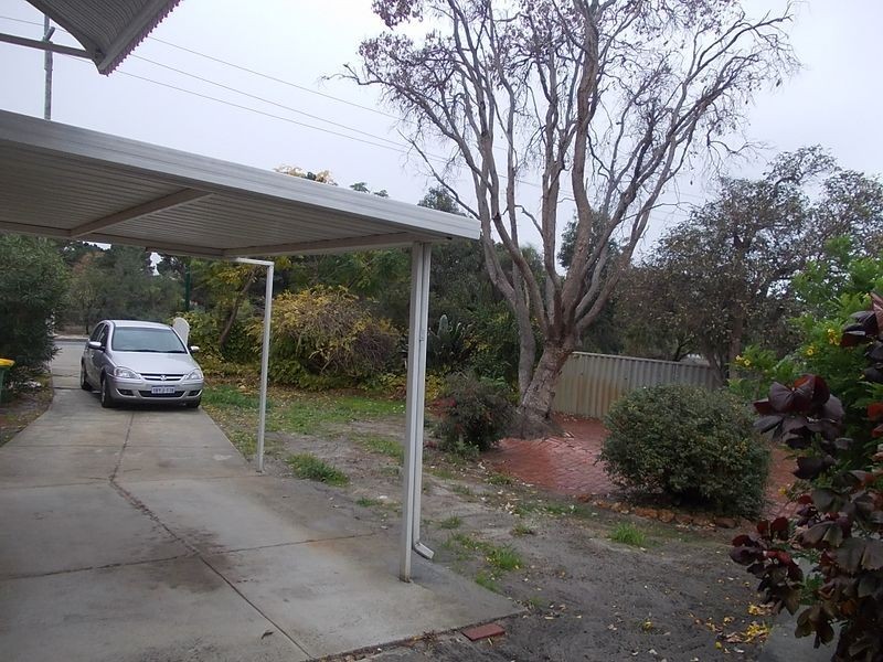 77 Henley  Street, Como WA 6152