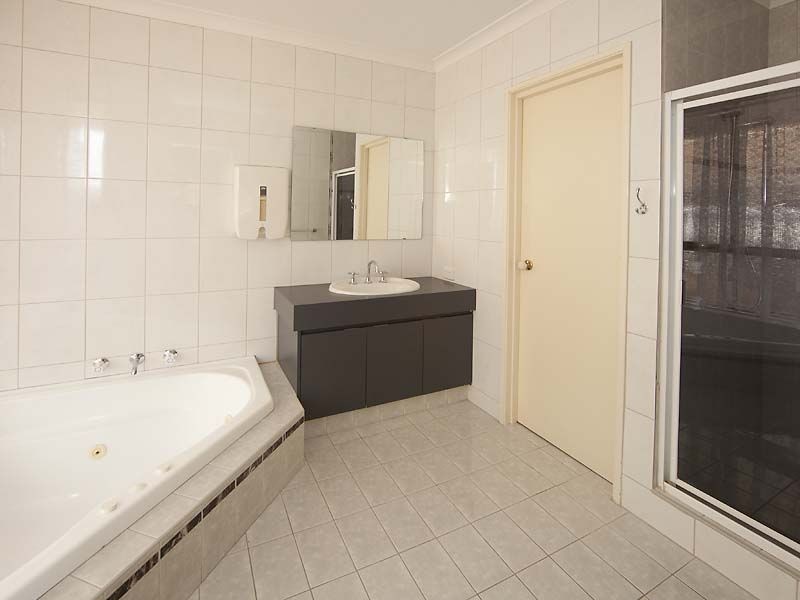 63 Spyglass Circle, Canning Vale WA 6155