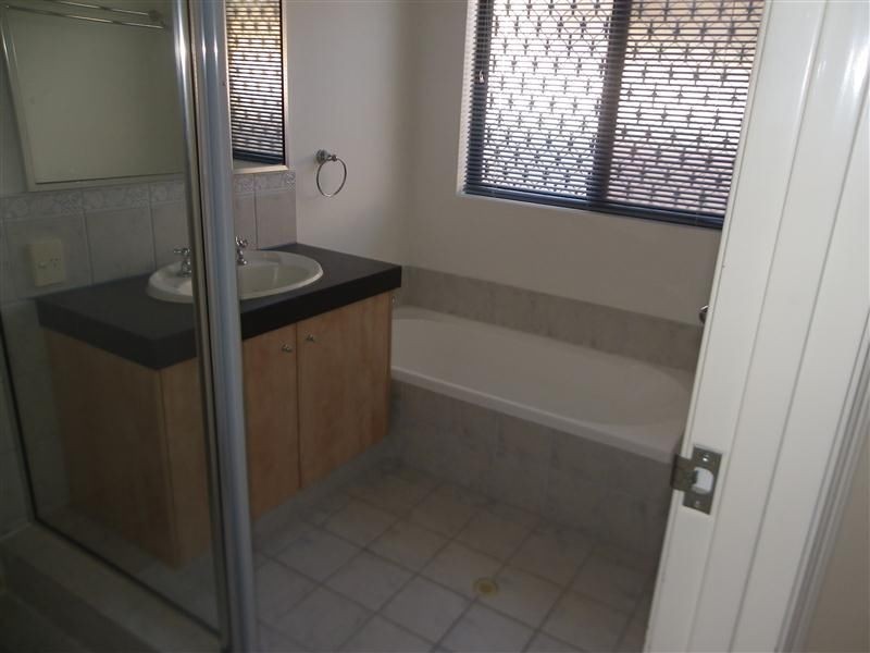 15 Glennon Way, Rossmoyne WA 6148