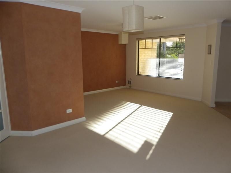 15 Glennon Way, Rossmoyne WA 6148