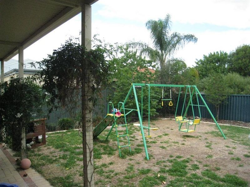 62 Walpole Street, St James WA 6102