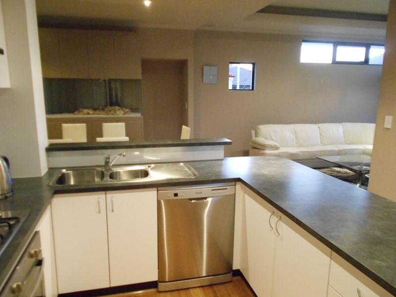 8 Imperial Gate, Success WA 6164