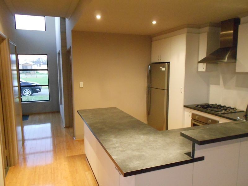 8 Imperial Gate, Success WA 6164