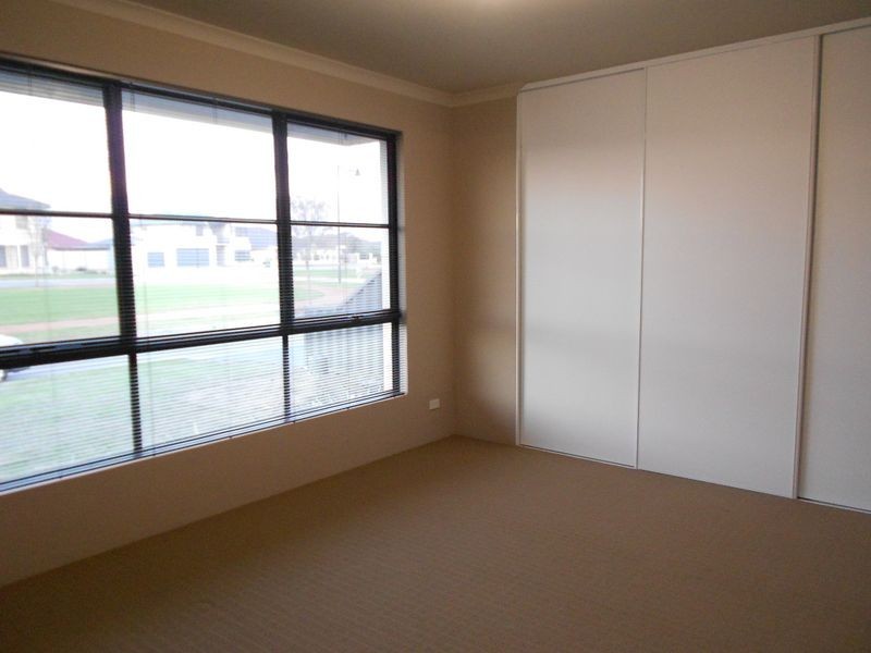 8 Imperial Gate, Success WA 6164