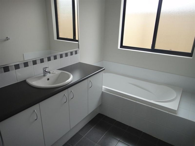 12c Arnott Court, Kelmscott WA 6111