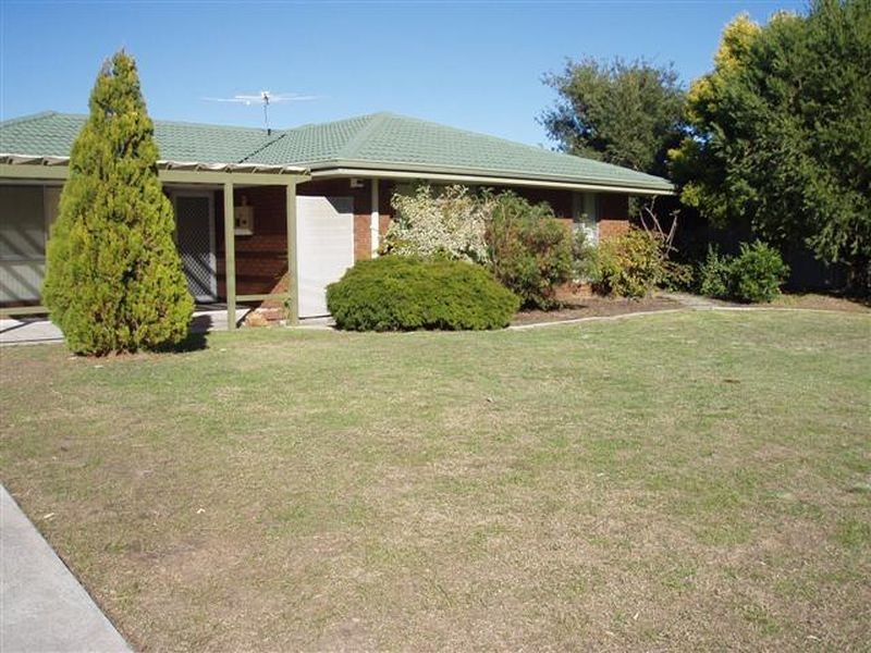 12 Wooramel Crescent, Gosnells WA 6110