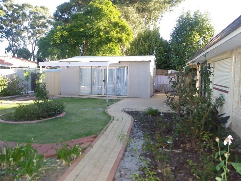 15 Glennon Way, Rossmoyne WA 6148