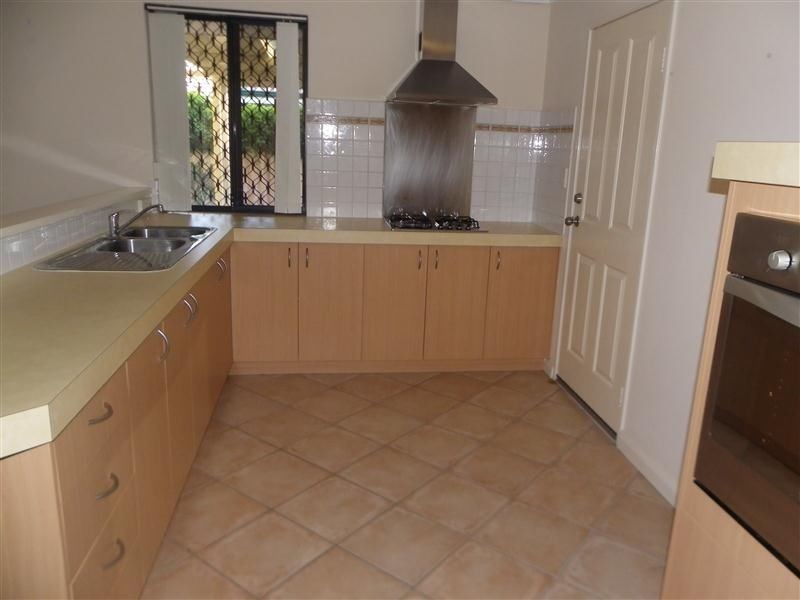 15 Glennon Way, Rossmoyne WA 6148