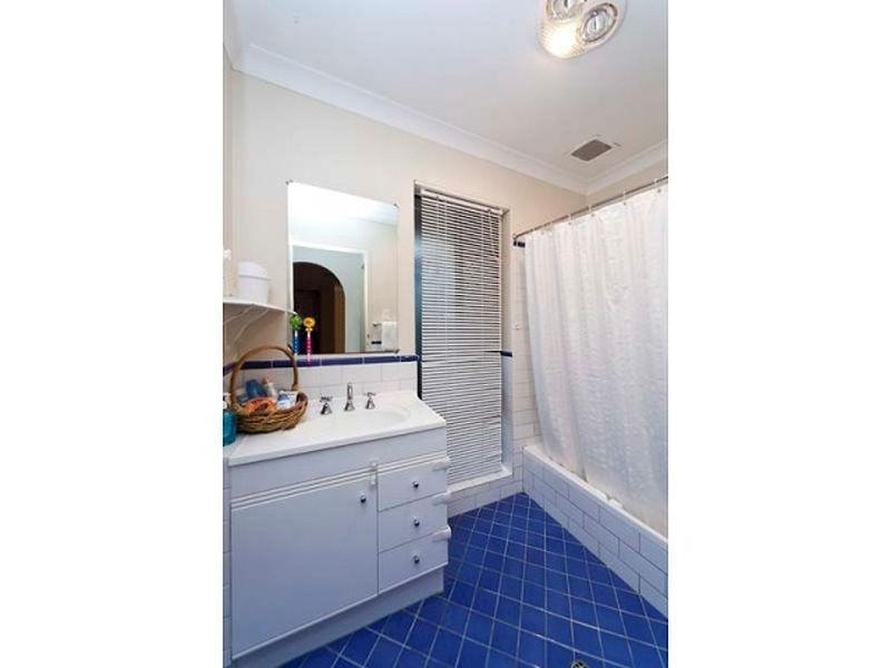 90 Shillington Way, Thornlie WA 6108