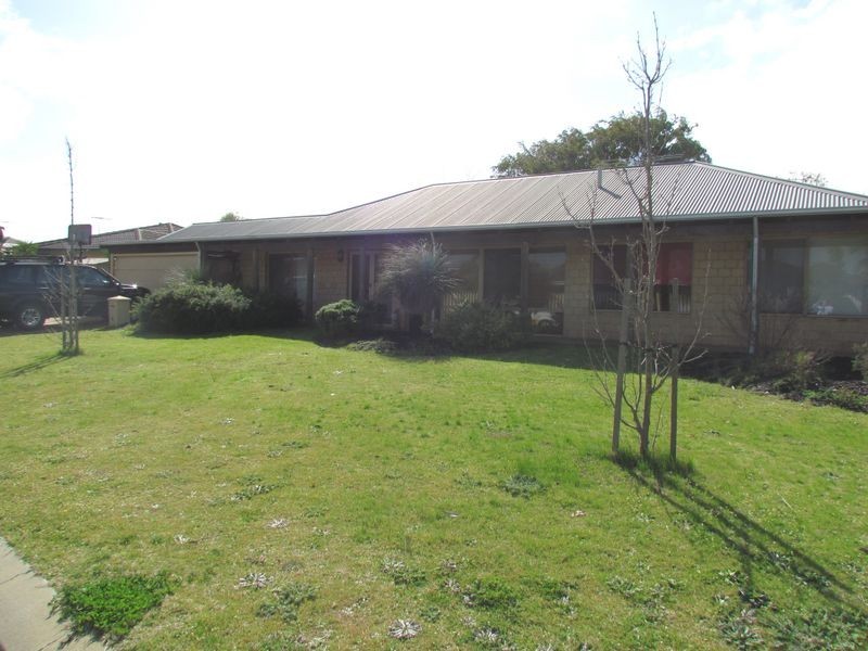 32 Parkfield Boulevard, Bertram WA 6167