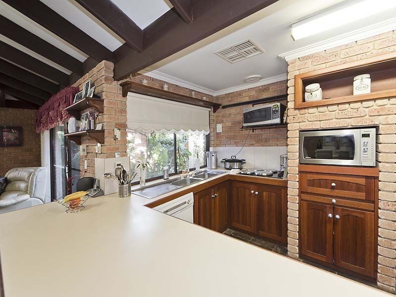 4 Davie Court, Willetton WA 6155