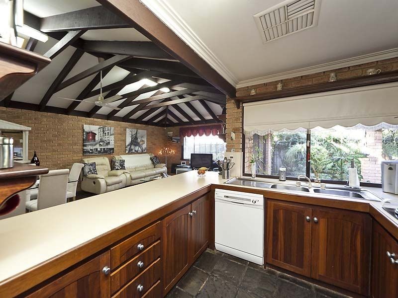 4 Davie Court, Willetton WA 6155