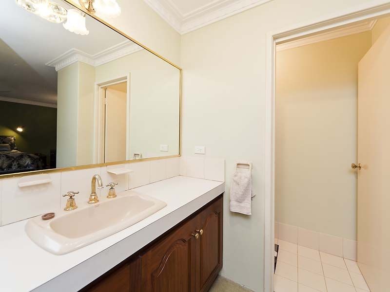 4 Davie Court, Willetton WA 6155