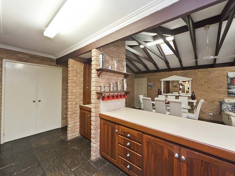 4 Davie Court, Willetton WA 6155