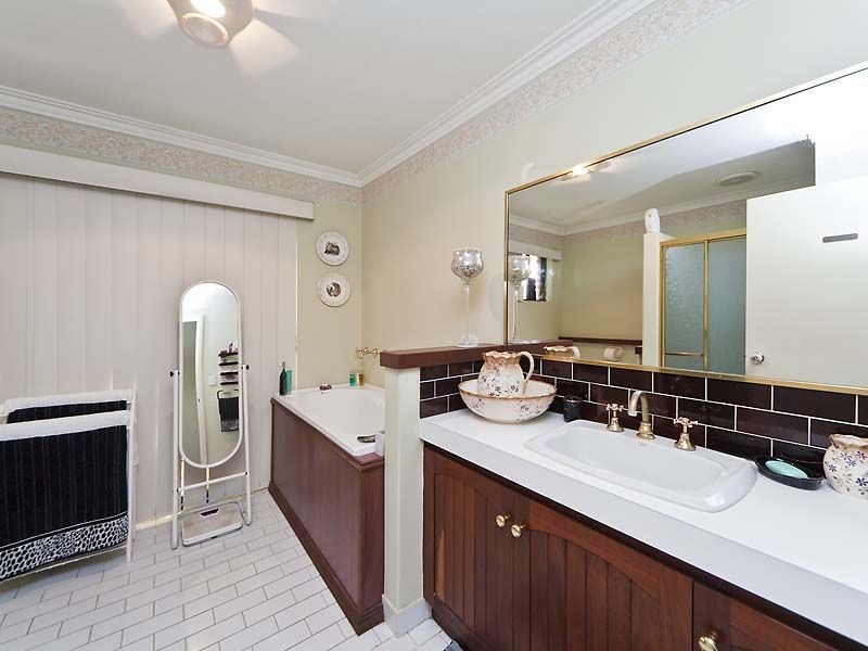 4 Davie Court, Willetton WA 6155