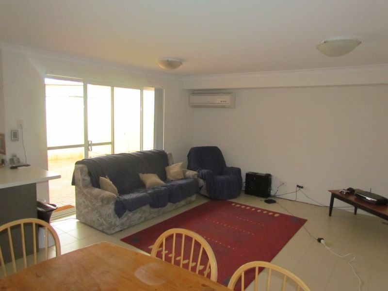 11/42 Merrifield Avenue, Kelmscott WA 6111