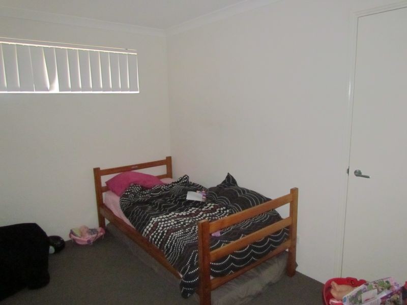 11/42 Merrifield Avenue, Kelmscott WA 6111
